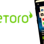 ソーシャルトレーディングのeToro、英国でデビットカード発売へ