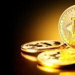 ビットコイン9.8万ドルに反発、主要サポート耐え抜くも調整リスクは継続